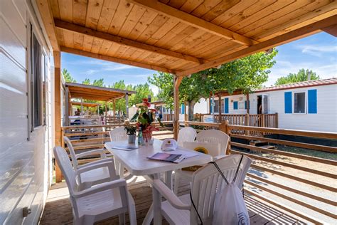famille international village